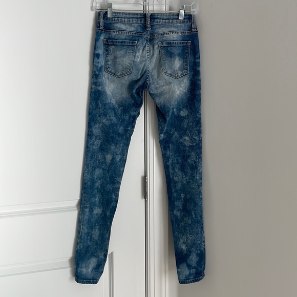Decree Mid-Rise Distressed Skinny Jeans, Size 26 - Picture 2 of 4